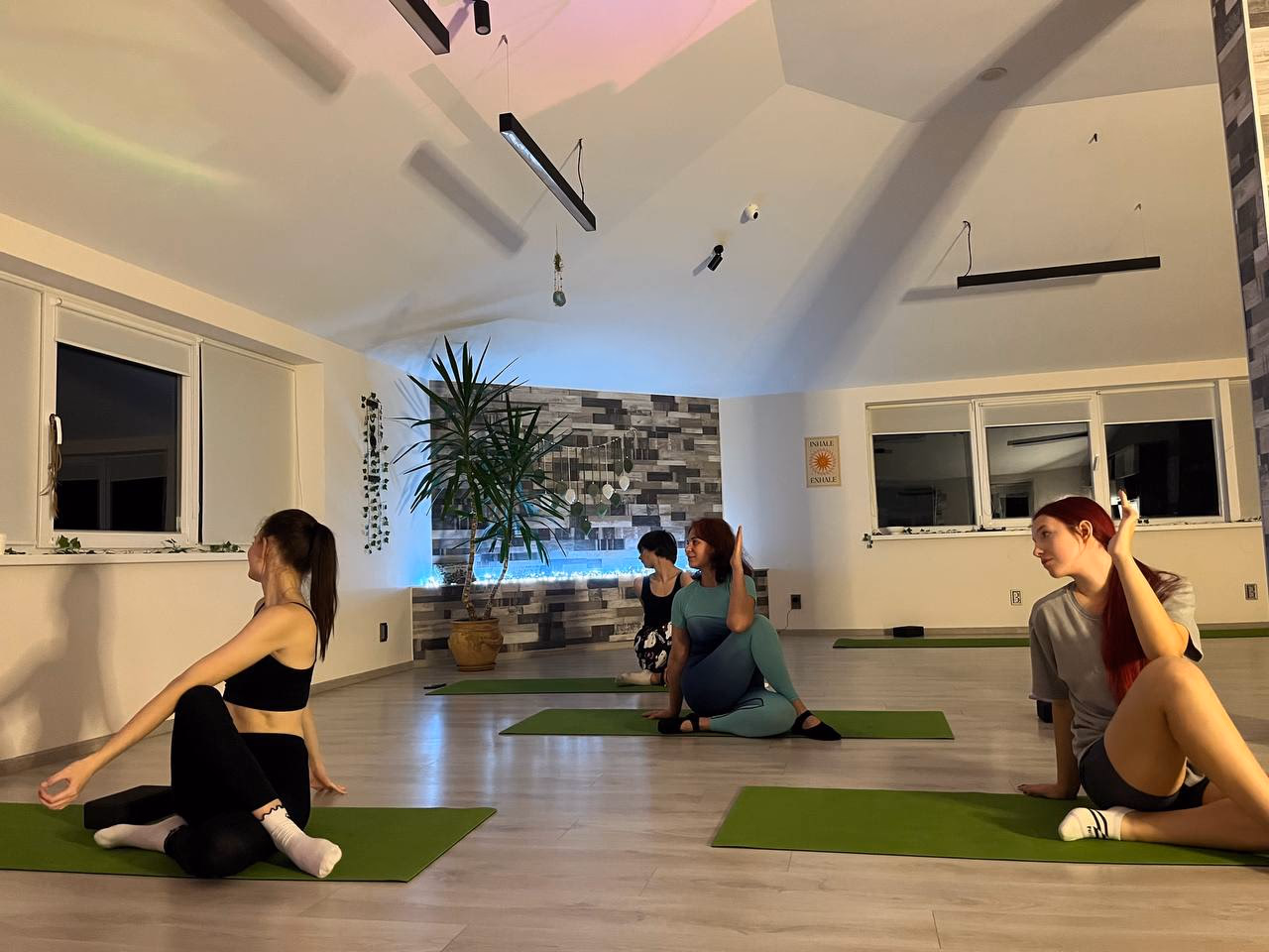 Йога клас в TAO FIT