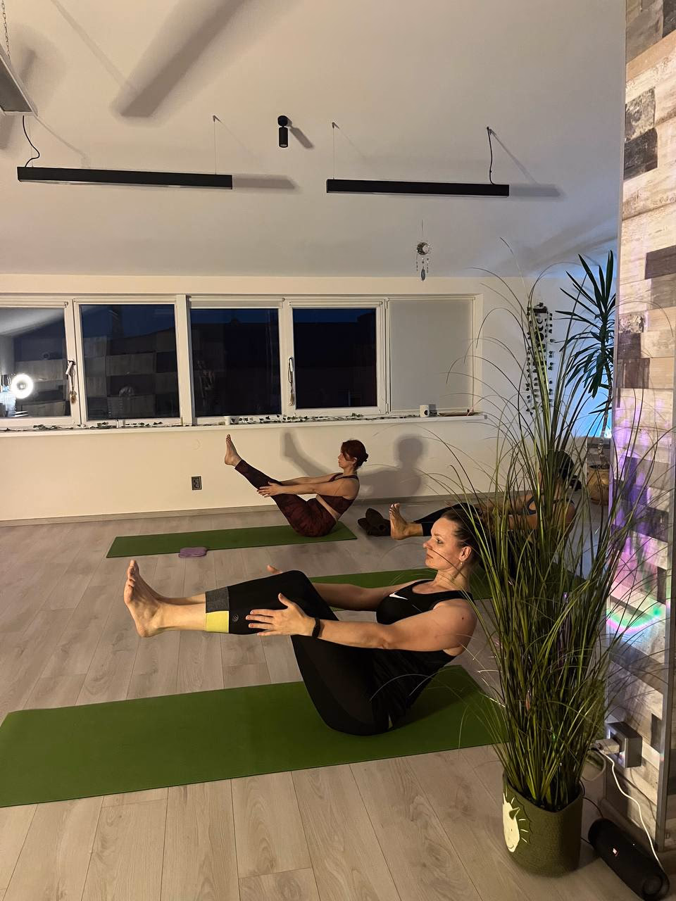 Йога клас в TAO FIT